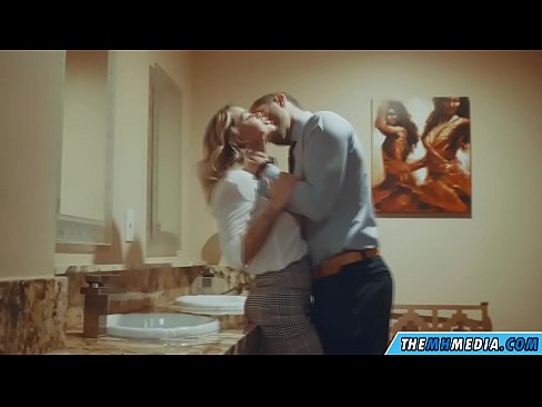 ❤️ Lè yon blond bèl sedui ou nan yon twalèt piblik ️❌ Videyo fout nan nou % ht.teenactivewear.ru% ️❤